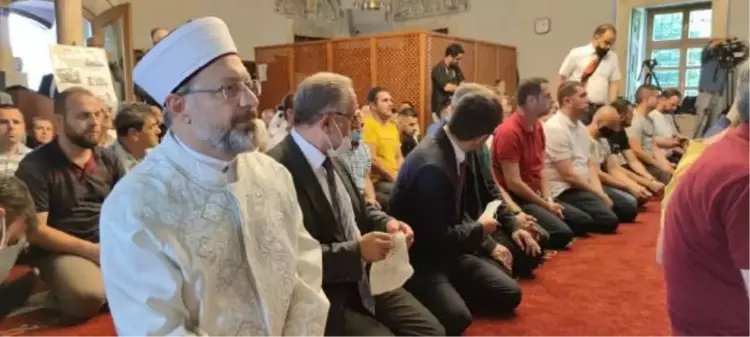 Diyanet İşleri Başkanı Erbaş, Kosova'da Cuma namazını kıldırdı