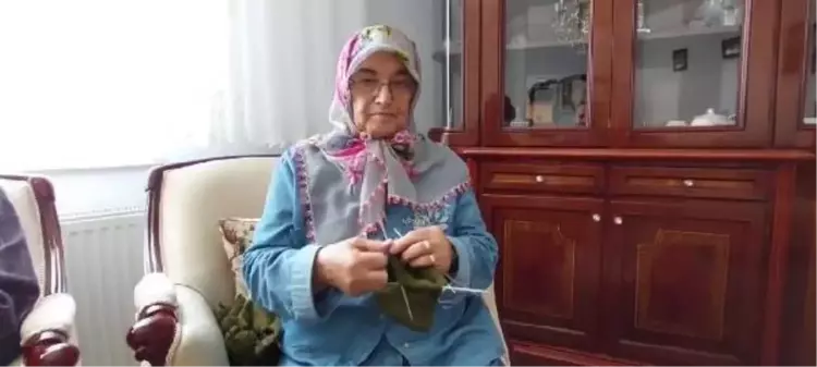 Hatice annenin ördüğü yün çoraplar Mehmetçiğe ulaştı