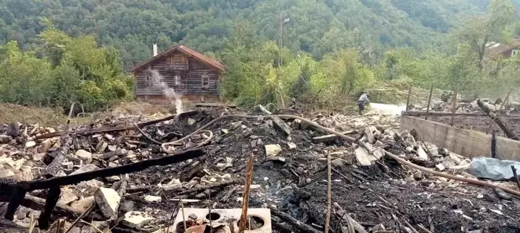 Kastamonu haber! Kastamonu'da alevlere teslim olan 6 ev küle döndü