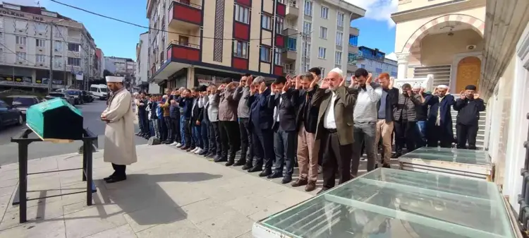 Arnavutköy'de çıkan yangında ölen otizmli çocuk son yolculuğuna uğurlandı