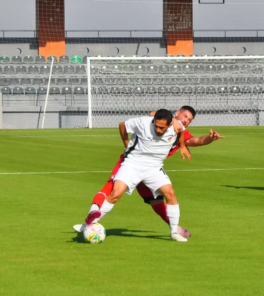 Manisaspor, Karaköyspor'u 3-0 Yenerek Sezona Galibiyetle Başladı