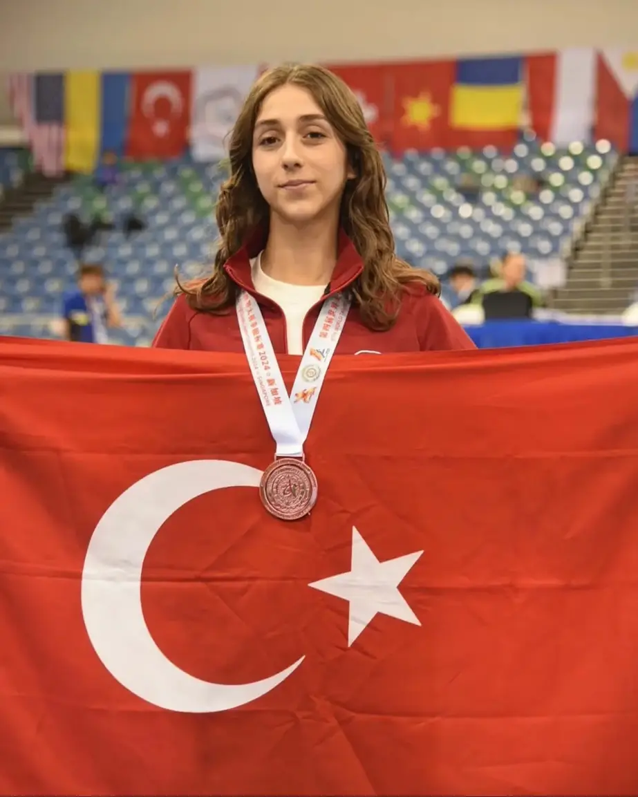 İzmirli Genç Sporcudan Dünya 3.'lüğü