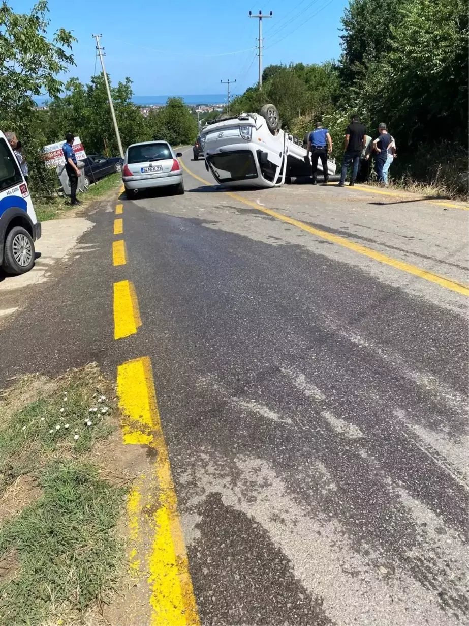 Sakarya'da Kamyonet Takla Attı: 1 Yaralı