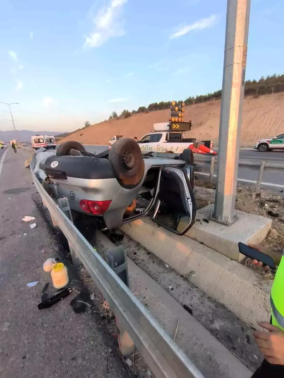 Aydın-Denizli Otoyolunda Trafik Kazası: 3 Yaralı