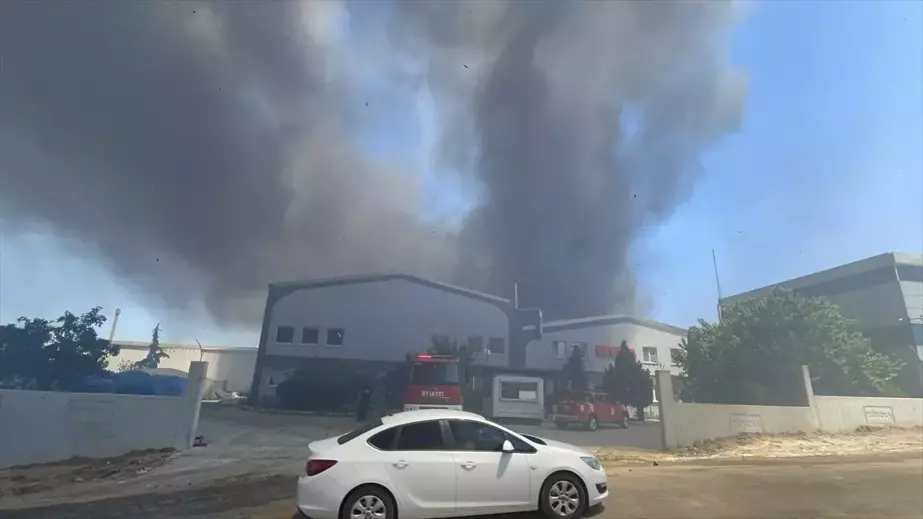 Tekirdağ'da bir tekstil fabrikasında yangın çıktı