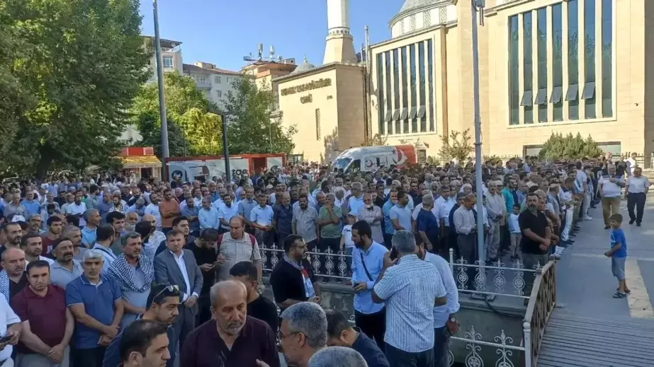 İsmail Haniye için Malatya'da gıyabı cenaze namazı kılındı