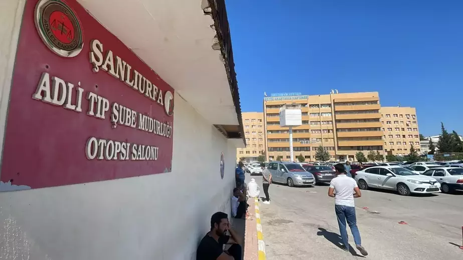 Şanlıurfa'da Otomobilin Patlayan Lastiğine TIR Çarptı: 3 Ölü