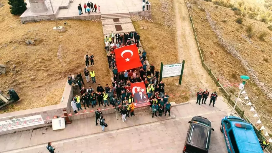 Afyonkarahisar'da 100 Motosikletli Kocatepe'ye Sürüş Yaptı