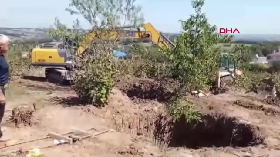 Samsun Bafra'da Su Kuyusu Göçüğü: 2 İşçi Toprak Altında Kaldı