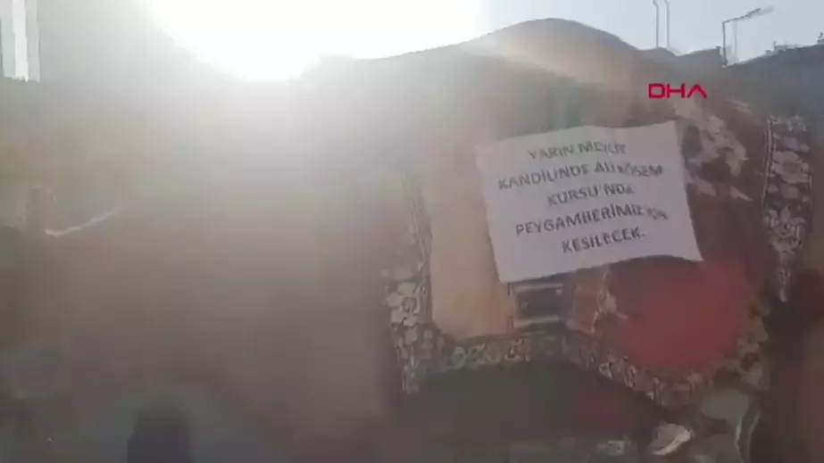 Antalya'dan Eleşkirt'e Kurbanlık Deve Gönderildi