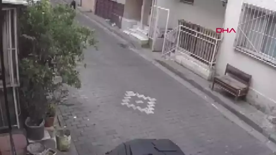 İzmir'de Motokurye Tacizi: İki Kız Çocuk Tacizine Uğradı