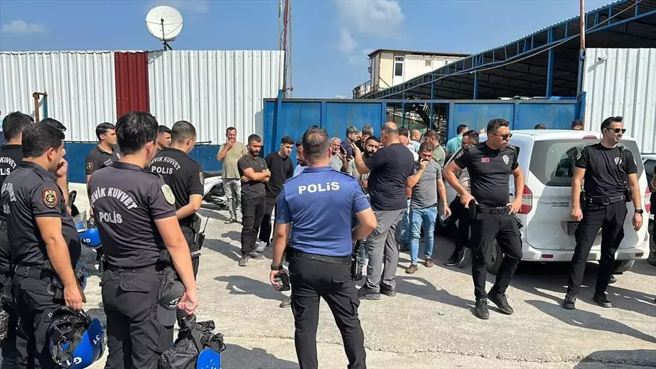 İskenderun'da Hurdacılara Operasyon: 4 İş Yeri Mühürlendi