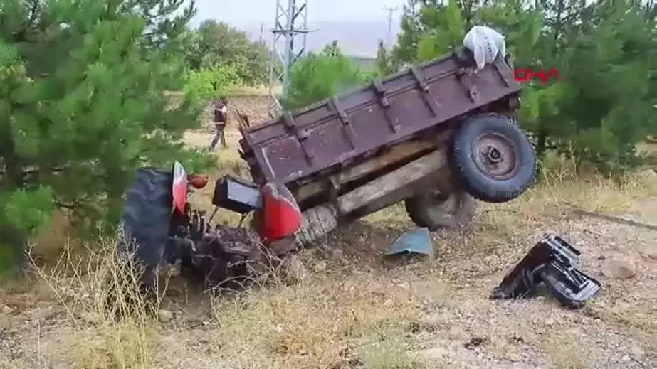 Malatya'da Traktör ile Yolcu Otobüsü Çarpıştı: 1 Ölü, 1 Yaralı