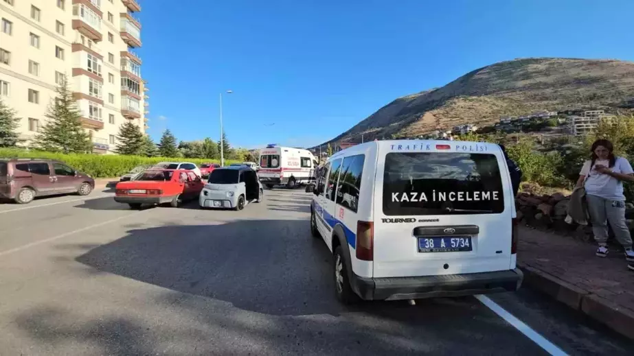 Kayseri'de Mini Araç Yaşlı Adamı Ağır Yaraladı