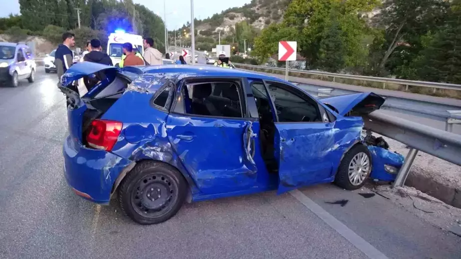 Burdur-Antalya Karayolunda Kaza: 5 Yaralı