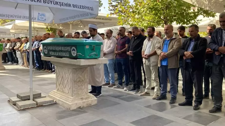 Düğünde Tüfekle Açılan Ateşle Kuzeni Öldürülen Şahıs Toprağa Verildi