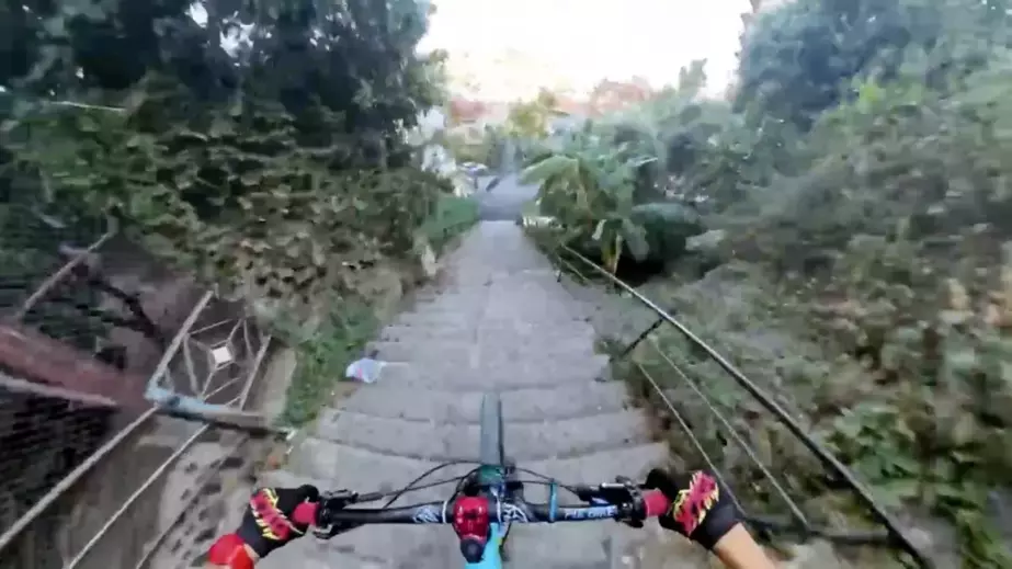 15 Yaşındaki Enduro Bisiklet Sporcusu Yiğit Efe Al'ın Viral Videosu