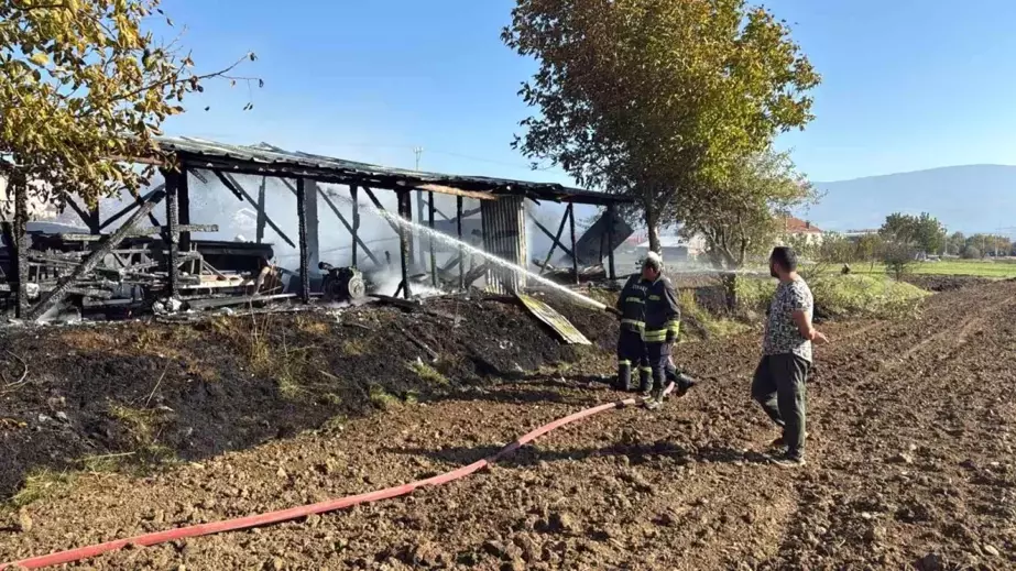 Bolu'da Anız Yangını Tarım Aletlerini Küle Çevirdi