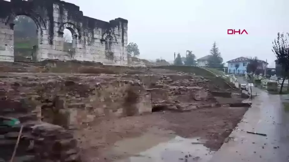 Düzce'de Antik Tiyatrodaki Kazılarda Önemli Bulgular