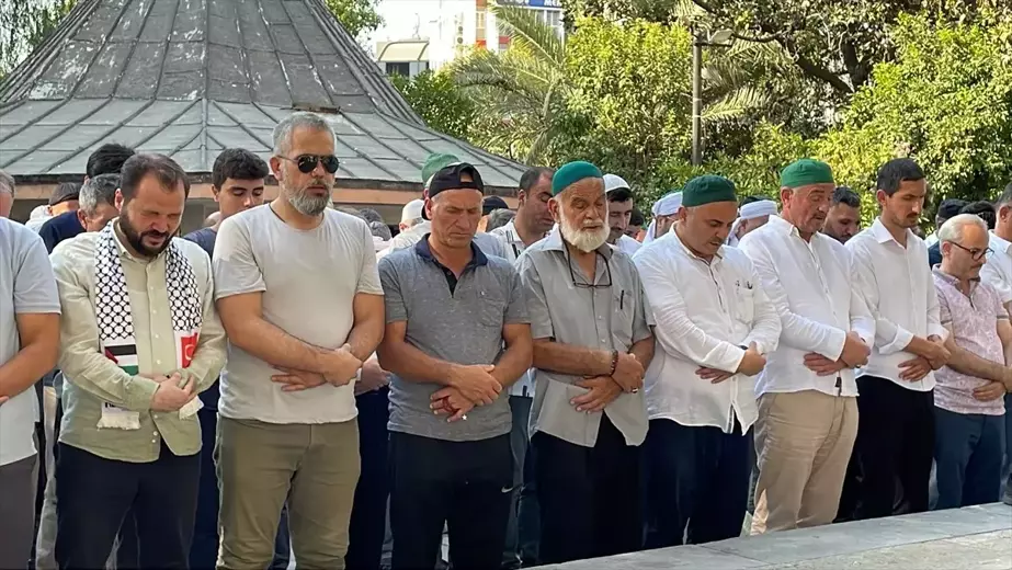 İzmir ve Aydın'da Hamas lideri İsmail Heniyye için gıyabi cenaze namazı kılındı