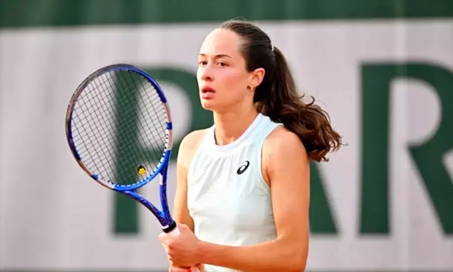 Zeynep Sönmez, WTA 500 Ecotrans Ladies Açık'ta büyük bir galibiyet elde etti