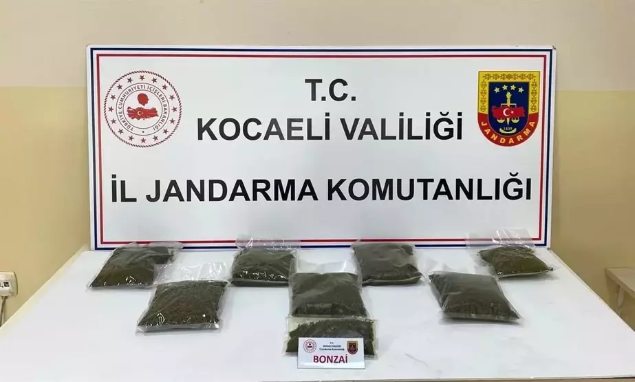 Kocaeli'de Uyuşturucu Operasyonu: 2 Kilo 830 Gram Uyuşturucu Ele Geçirildi