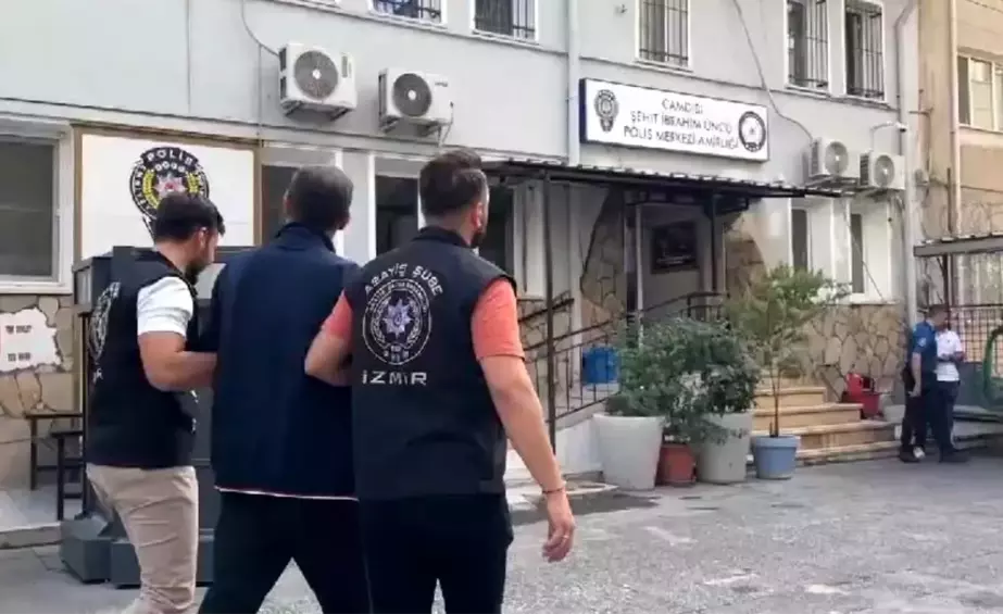 Kasten Öldürme Suçundan Aranan Zanlı İzmir'de Yakalandı