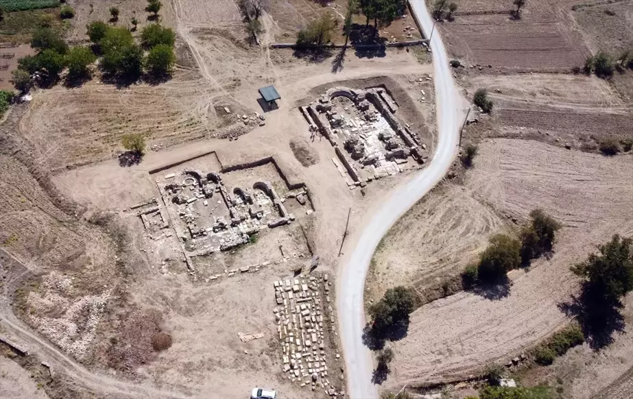 Sebaste Antik Kenti'nde Tarihi Tabandöşemesi Bulundu