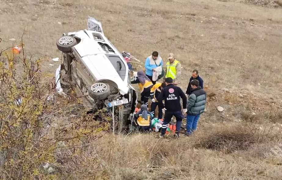 Erzincan-Sivas Kara Yolunda Trafik Kazası: 4 Yaralı