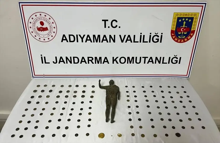 Adıyaman'da Tarihi Eser Kaçakçılığı Operasyonu: 4 Şüpheli Yakalandı