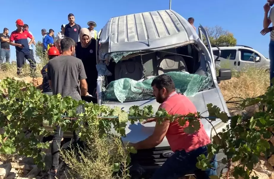 Mardin'de kamyonetin vinçe çarpması sonucu trafik kazası: 1 ölü