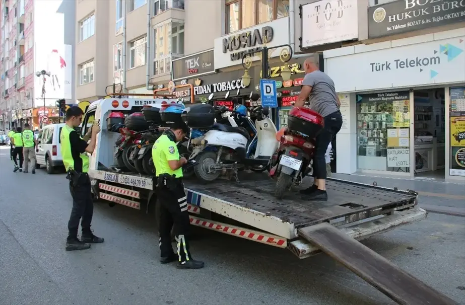 Kütahya'da Elektrikli Bisiklet ve Motosiklet Denetimleri Artırıldı