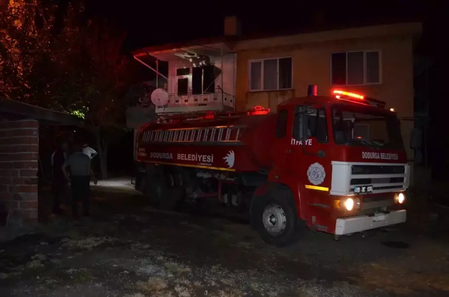 Çorum'un Dodurga ilçesinde evde çıkan yangın hasara neden oldu