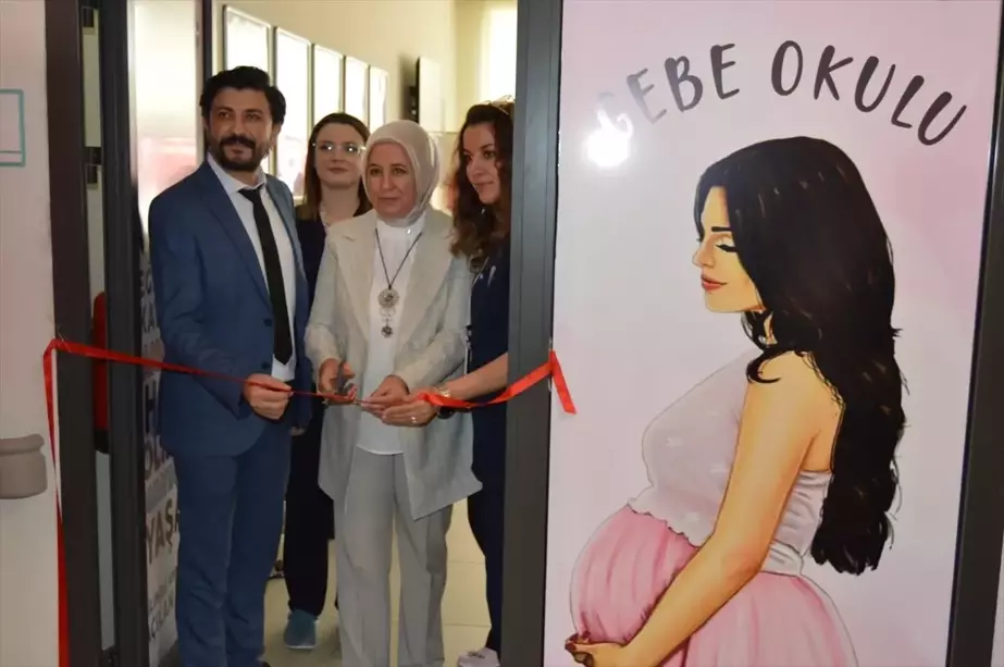 Kütahya Şehir Hastanesi'nde Gebe Okulu Açıldı