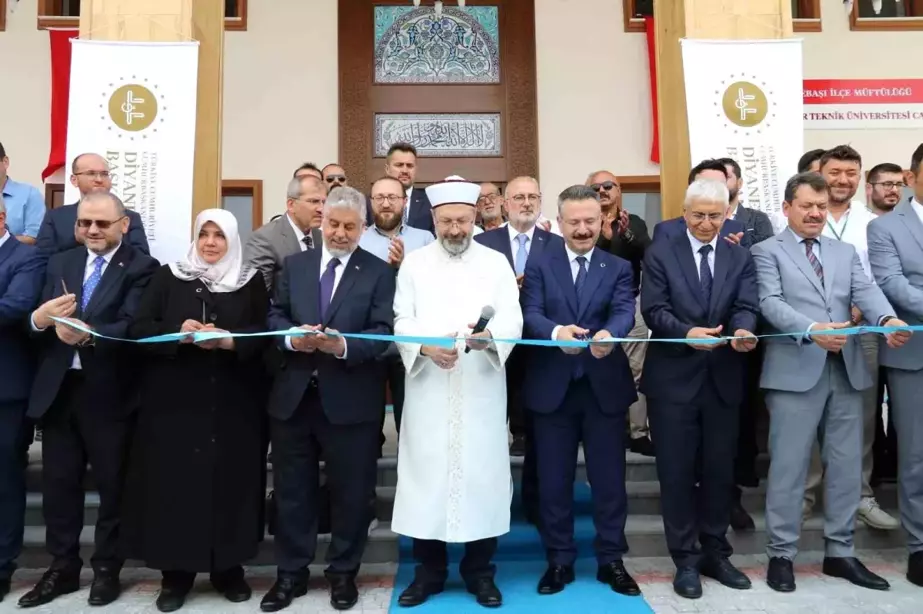 Diyanet İşleri Başkanı Erbaş, Eskişehir Teknik Üniversitesi Camii açışına katıldı