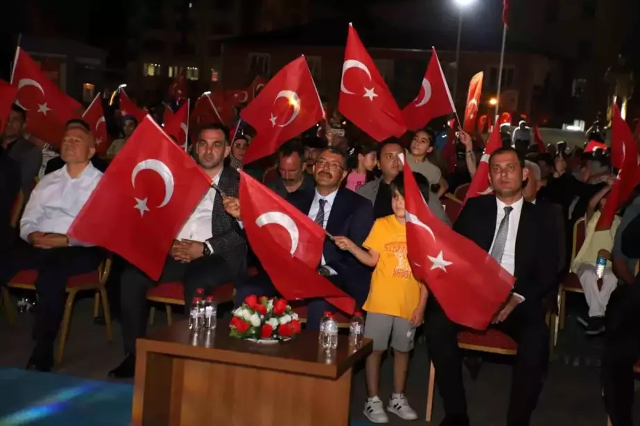 Hakkari'de 15 Temmuz Demokrasi ve Milli Birlik Günü etkinliği yoğun ilgi gördü