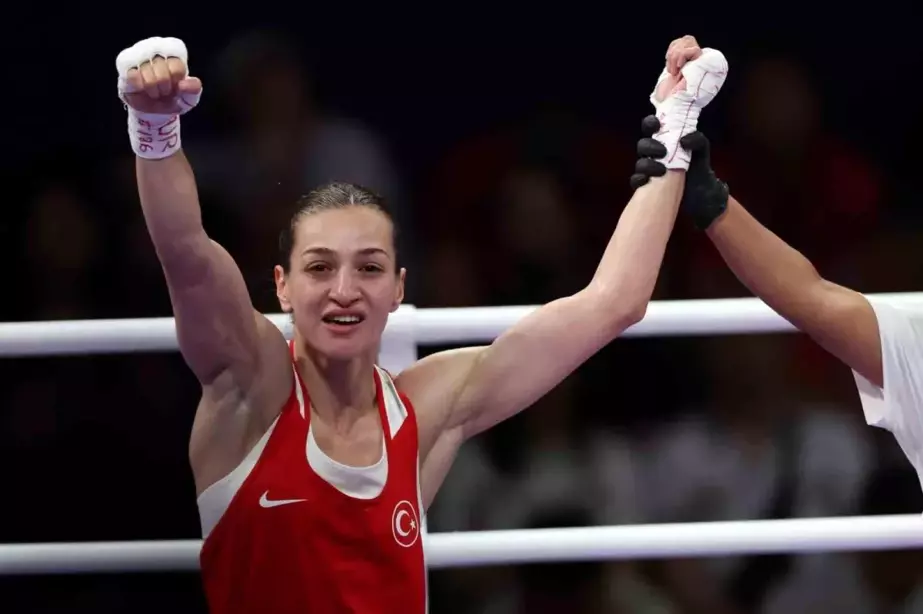 Buse Naz Çakıroğlu, Paris 2024 Olimpiyat Oyunları'nda yarı finale yükseldi