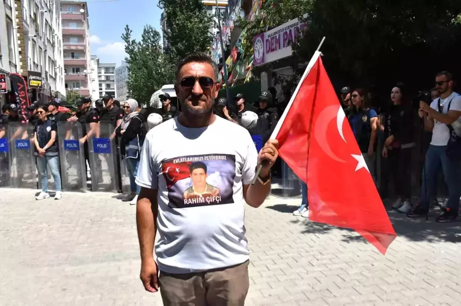 Van'da PKK tarafından çocukları dağa kaçırılan ailelerin sayısı artıyor