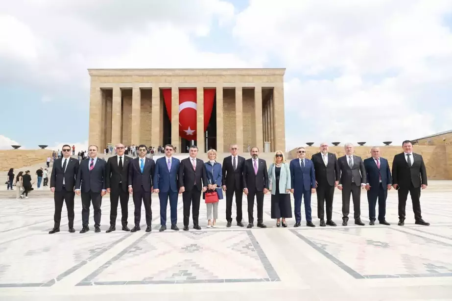 TFF Yönetimi, Anıtkabir'de Atatürk'ü Andı