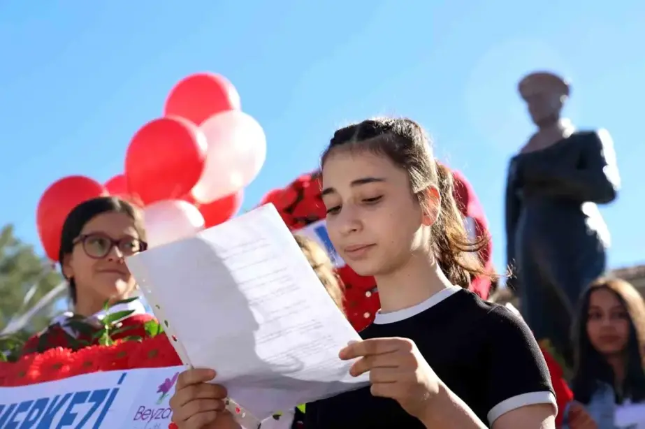 Elazığ'da Öğrencilerden Anlamlı 29 Ekim Etkinliği