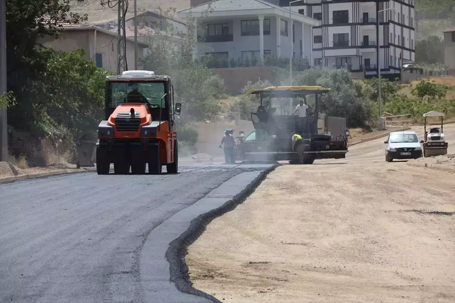 Yahyalı Belediyesi İlçe Genelinde Asfalt Çalışmalarına Devam Ediyor