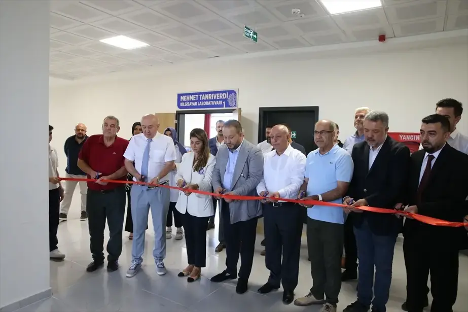 KSÜ'ye Hayırseverin Destekleriyle Bilgisayar Laboratuvarları Açıldı