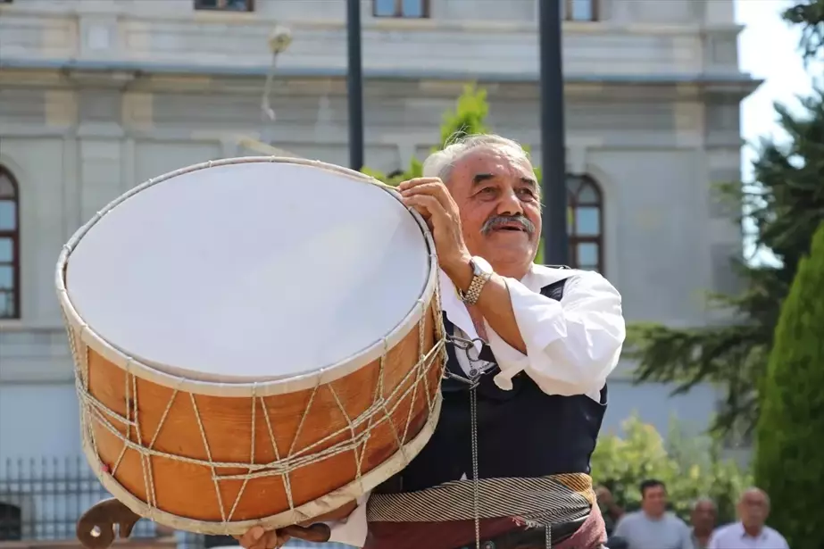 Davuluyla dünyayı gezen Karayılan'ın mirası yaşatılıyor