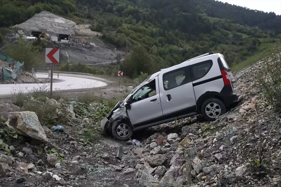 Kastamonu'da Otomobil Devrildi: 5 Yaralı