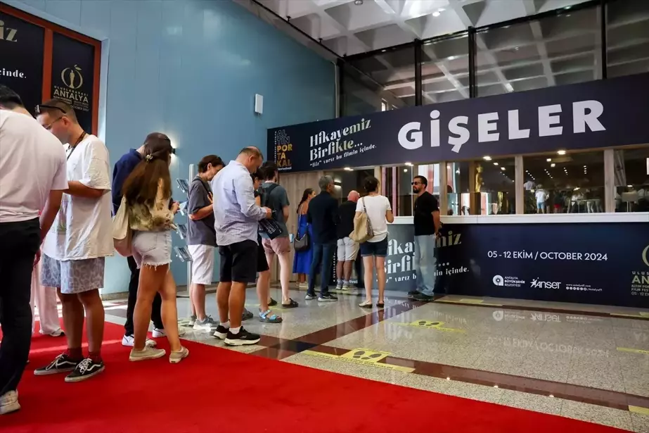 61. Uluslararası Antalya Altın Portakal Film Festivali'nde 'Hükümdarlık' Filmi Gösterimi Yapıldı