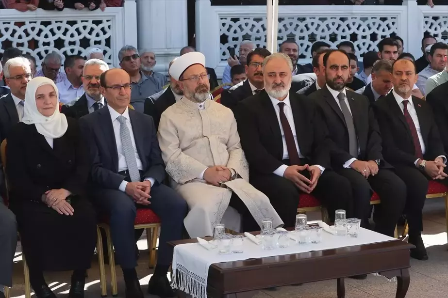 Diyanet'ten Yeni Gençlik Merkezi ve Kur'an Kursu Açılışı