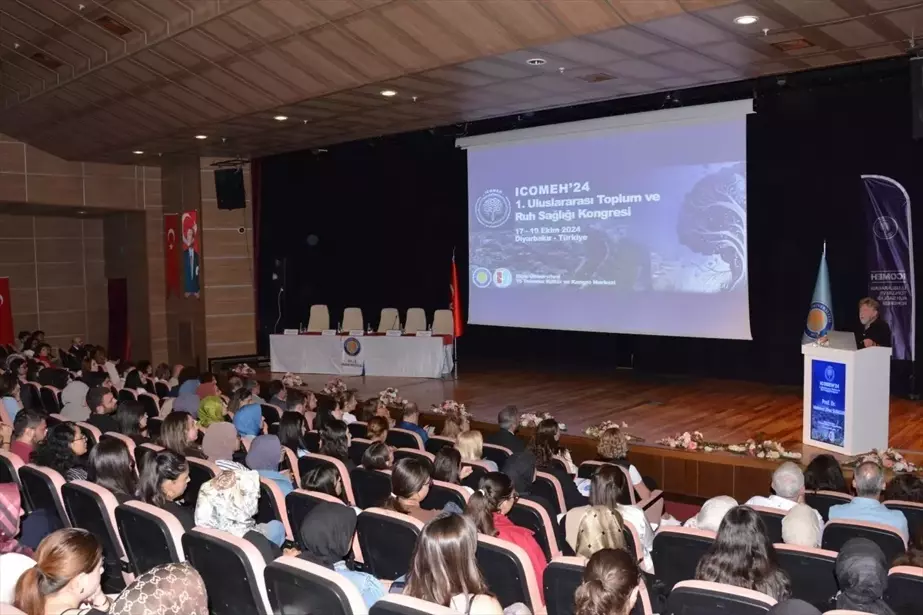 Diyarbakır'da 1. Uluslararası Toplum ve Ruh Sağlığı Kongresi Düzenlendi