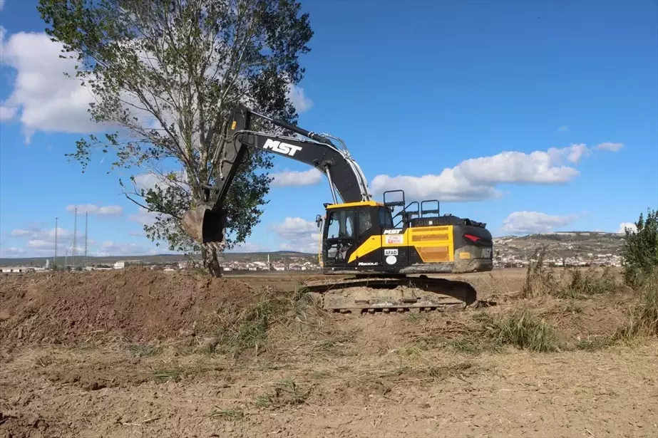 Kırklareli Valisi Uğur Turan'a Ziyaretler Devam Ediyor, Elektrik Kesintisi ve Derelerin Temizliği