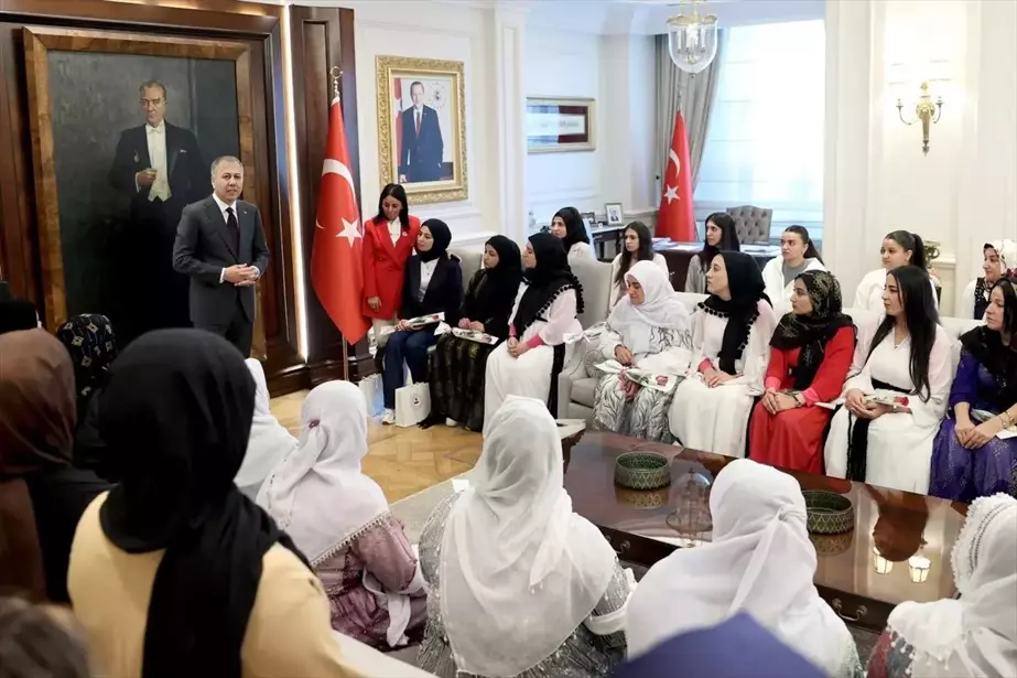 İçişleri Bakanı Yerlikaya, Şırnak'tan gelen şehit ve gazi ailelerini ağırladı