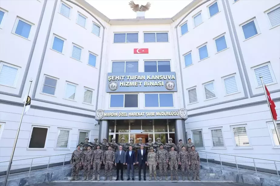 Mardin Valisi Akkoyun'dan Emniyet Güçlerine Ziyaret